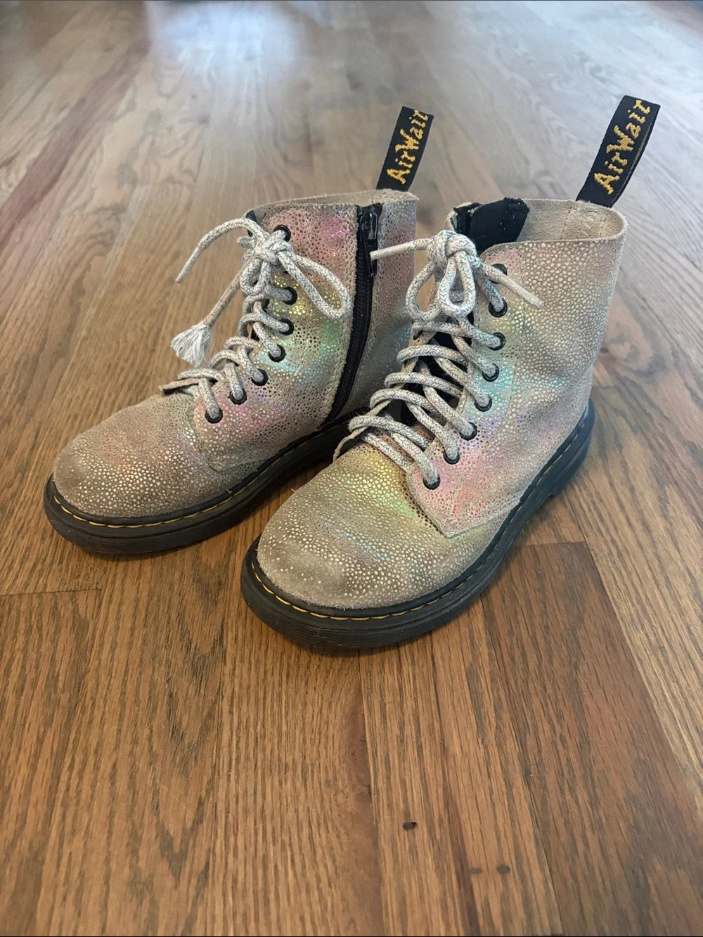 Dr. Martens Kids Holographic Lace-Up Boots - Iridescent Pink/Gold/Blue